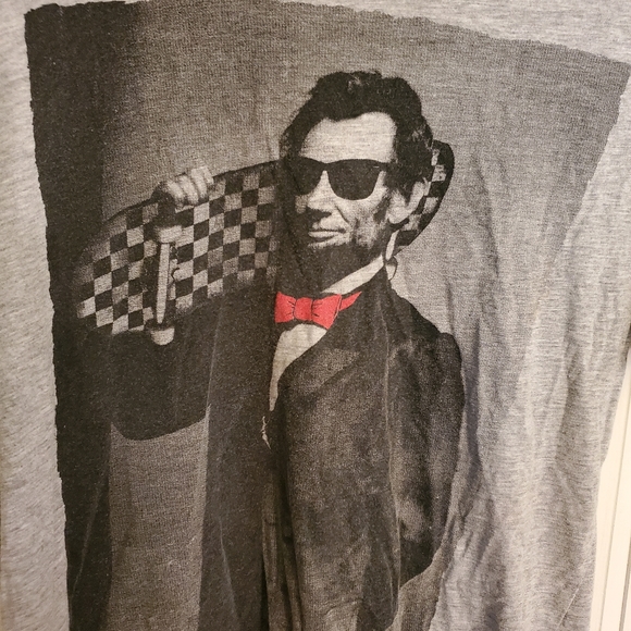 Nolvety Abraham Lincoln T-Shirt - Picture 2 of 5